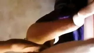 من محطة الحافلة إلى الجنس الفموي العميق: رحلة ألورا جينسون الإباحية