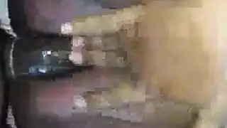 أسطورة لورا جونسون: مشاهد صريحة