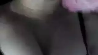 كرتونية حمراء تمص وتختنق