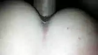 رجل لبناني ينيكها بقوة في جنس صريح