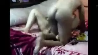 سحاق علي سرير