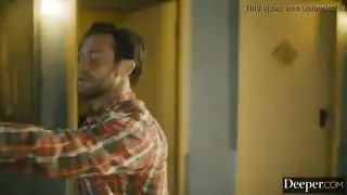 شقيقتان خليجيتان منقبات تمارسان الجنس مع سائقهما في لقاء ثنائي