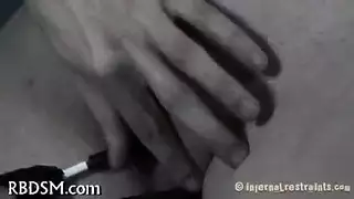 مشهد خلع ملابس محجبة وجماع