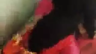 تسجيل سري: الفتيات العاهرات يضاجعن بعضهن على فراش رومانسي