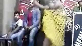 عاهرة مصرية ذات ثديين نار تمارس الجنس – فيلم بورن صريح