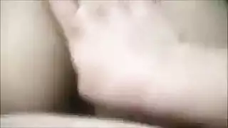 عاهرة صينية تجري عليها قطار جنسي في المواصلات العامة