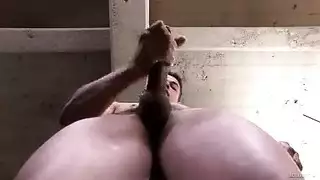 أول شرجي للوسيم ذو الفك – حركة صريحة قاسية ومتعرقة