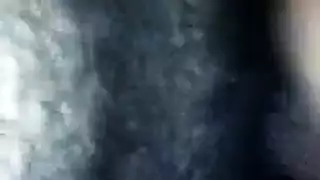 أجسام مثيرة في مص قضيب صريح ووضعية كلابية