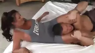 أنبوب إكس إكس إكس: بث مقاطع جنس خام