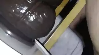 عاهرة مراهقة تُحشى بالكامل