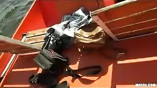 بداية شيماء الجنسية القوية: متعة المص العميق والقذف المائي