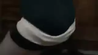 من رقص البطن إلى الجنس الصريح: فتاة تلمس فرجها المبلل