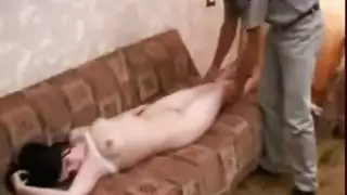 جنس شرجي حالم مع فتاة مغمى عليها مغرية