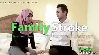 محجبتان عاهرتان تتعرضان لجماع ثنائي – فانتازيا عائلية إباحية