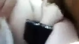 شرموطة بدوية بزاز كبيرة تخون زوجها لتمارس الجنس في السيارة