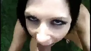 صيف هندي ثلاثي: إيلاج مزدوج وهزات جماع صارخة