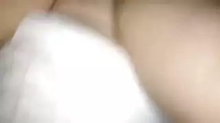 دمية جنسية فاتحة البشرة: مضاجعة نارية سريعة مع إيرانية فاتنة