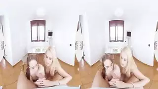 لعبة للكبار غامرة: فتاة مثيرة تستمع بمص قضيب افتراضي