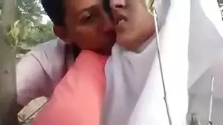 هوس فموي حميمي: مص الشفاه والمزيد في لقاء مغربي