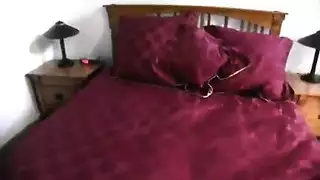 كس كريمي يجعل الاختراق العميق سهلاً