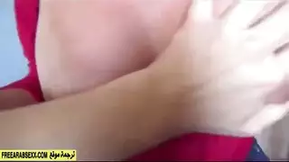 تعاقب ابنها نيك