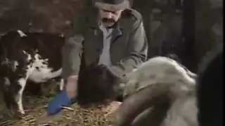 نيك وحده في المزرعة ويطلب بزها